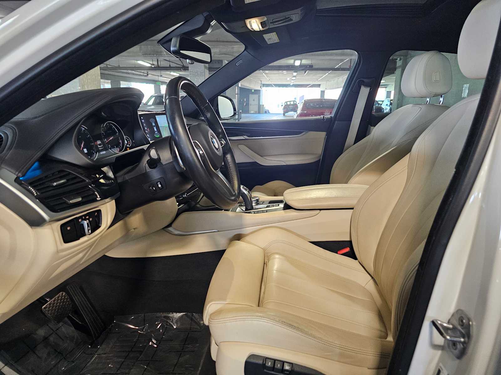 Thumbnail: 2019 BMW X6 - 32