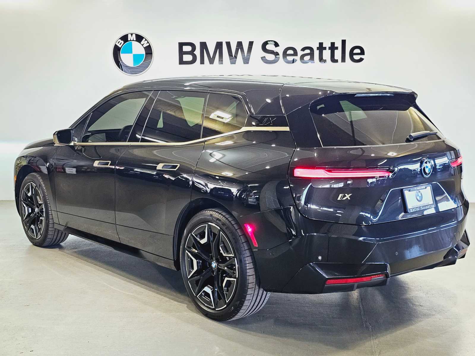 Thumbnail: 2024 BMW iX - 3