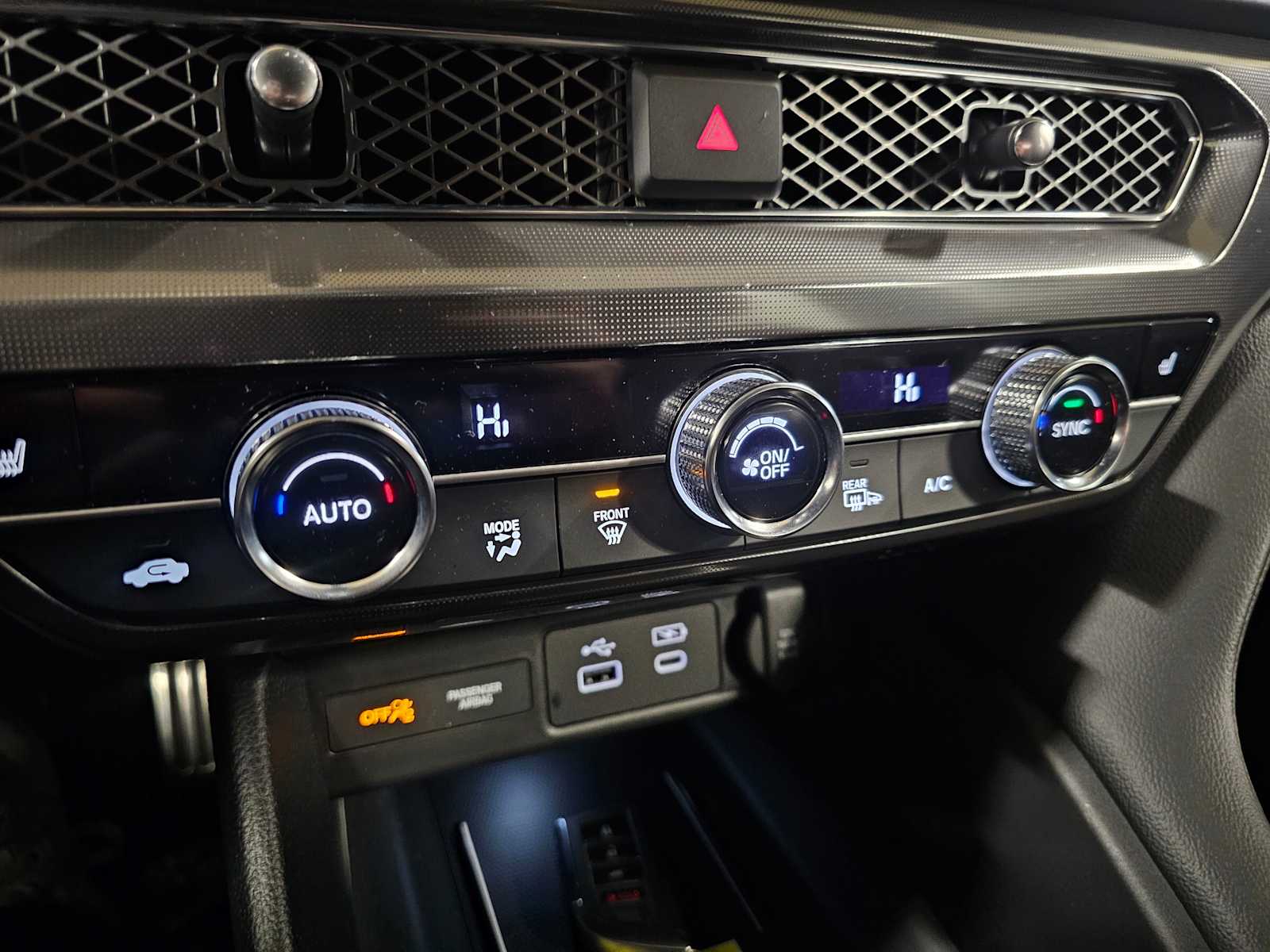 Thumbnail: 2025 Acura Integra - 19