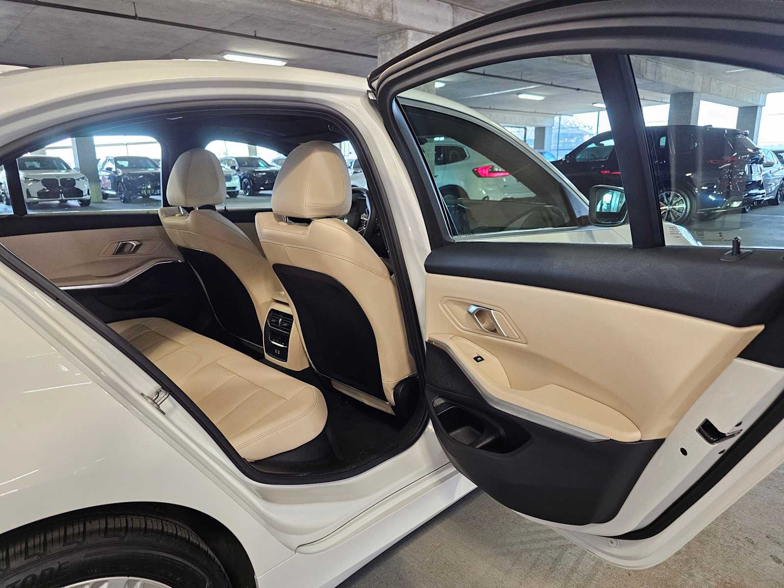 Thumbnail: 2025 BMW 3 Series - 39