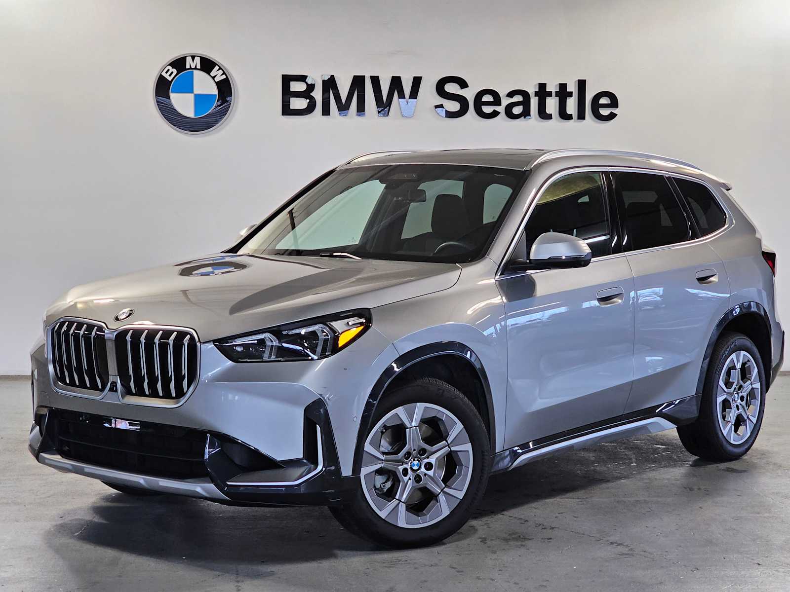 Thumbnail: 2023 BMW X1 - 1