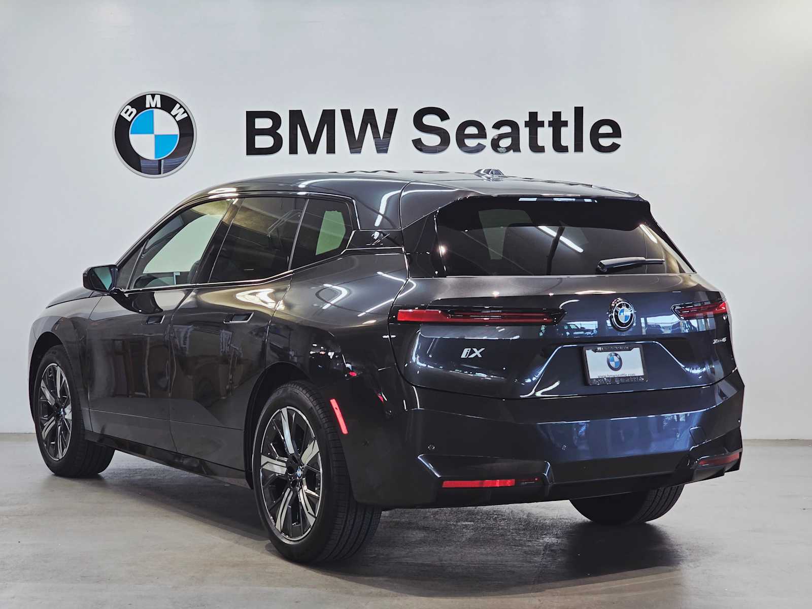 Thumbnail: 2026 BMW iX - 4