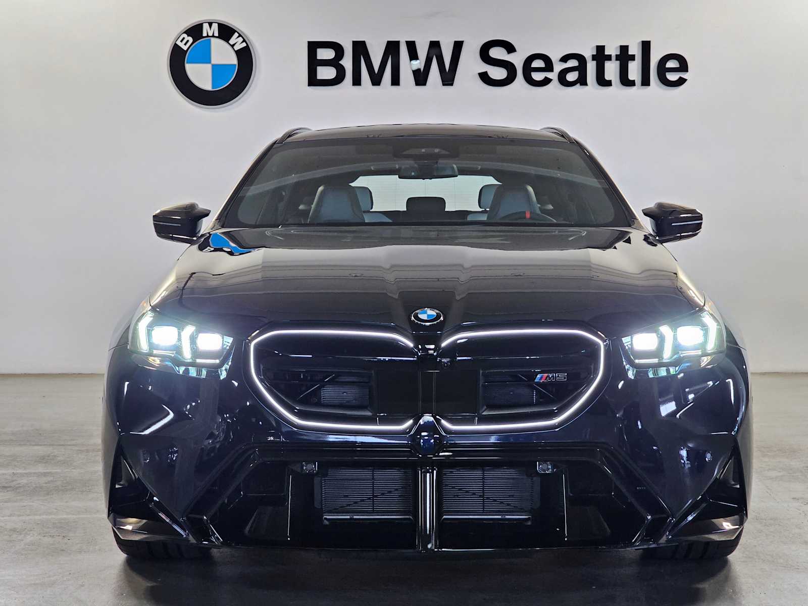 Thumbnail: 2027 BMW M5 - 6