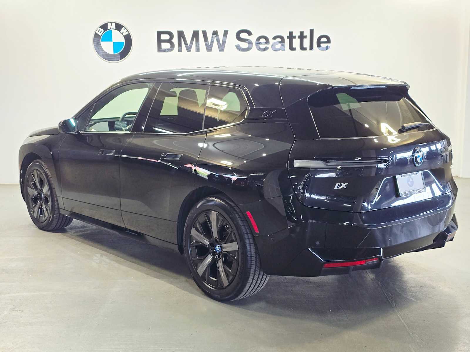 Thumbnail: 2024 BMW iX - 3