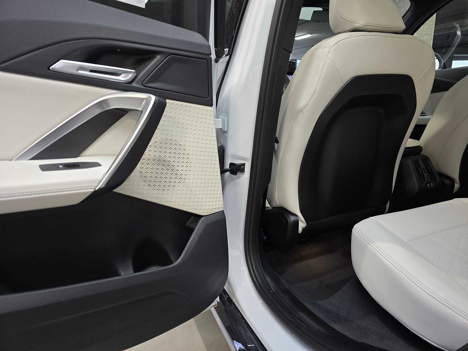 Thumbnail: 2026 BMW X1 - 26