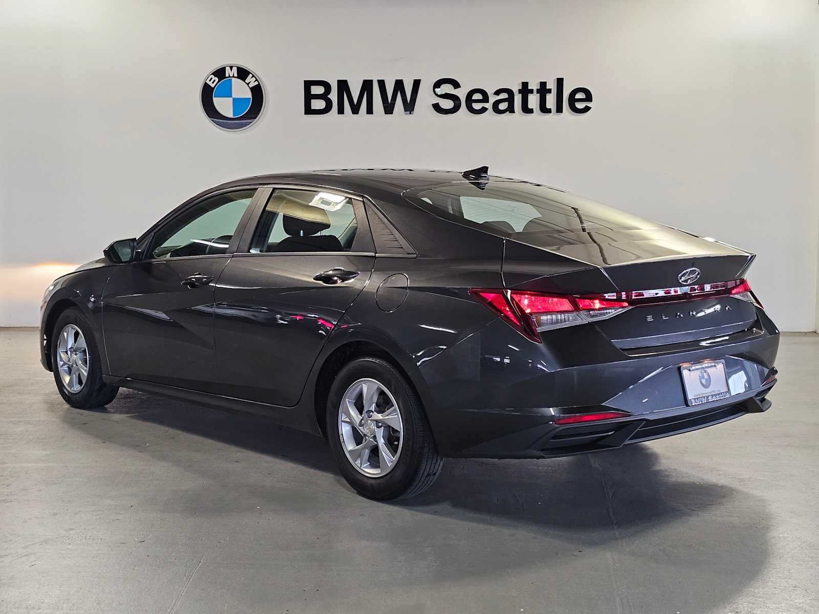 Thumbnail: 2022 Hyundai Elantra - 4