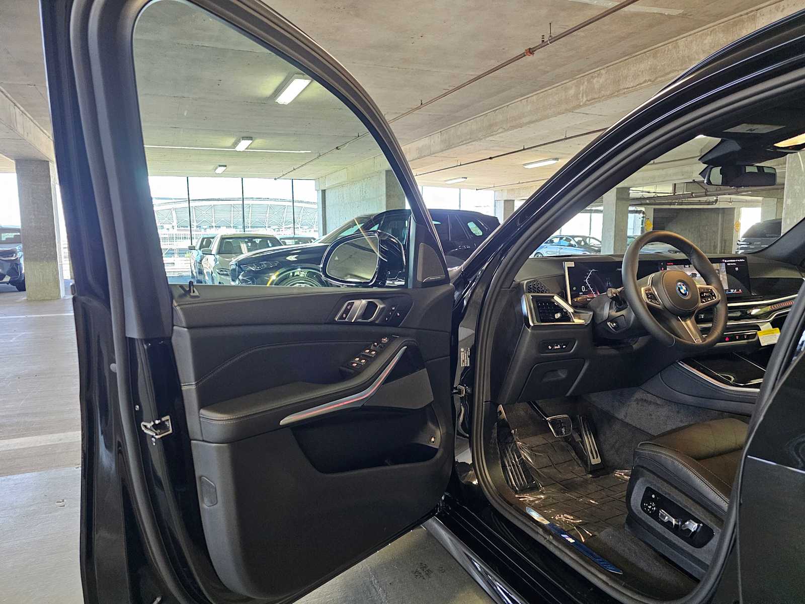 Thumbnail: 2026 BMW X5 - 32