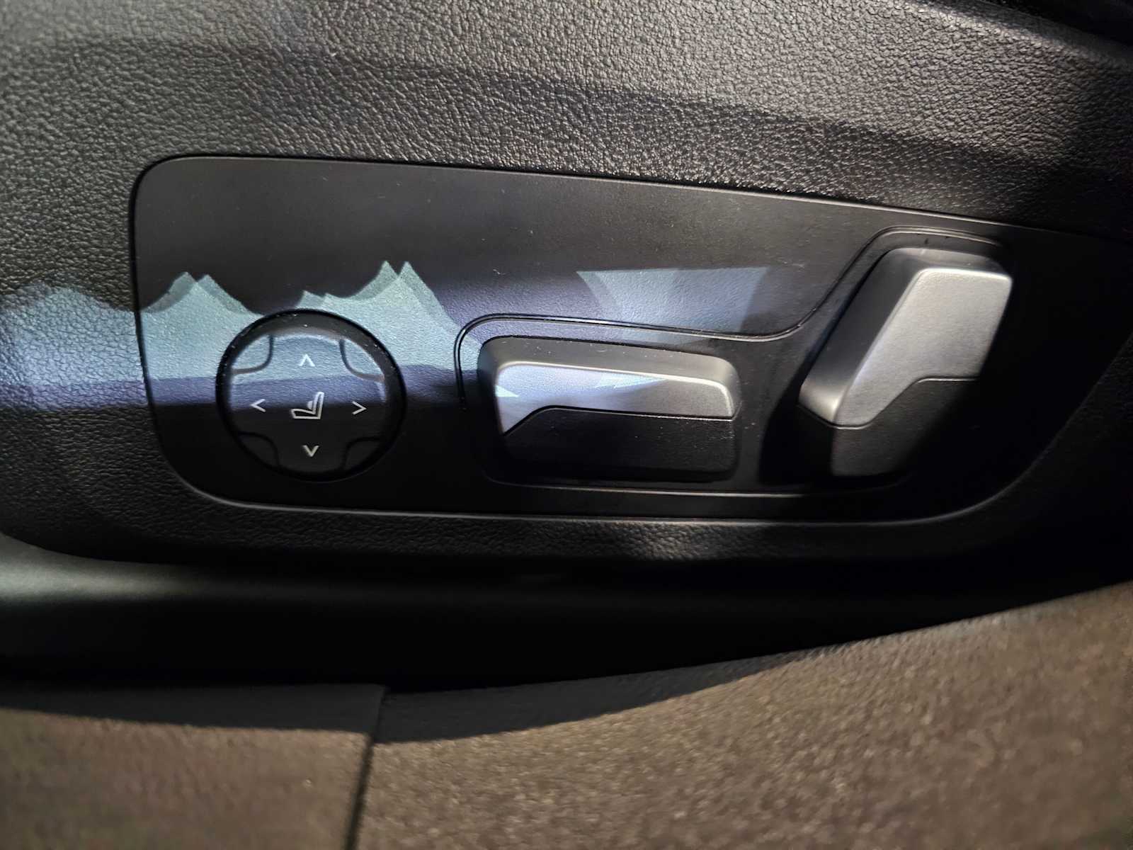 Thumbnail: 2023 BMW i4 - 29