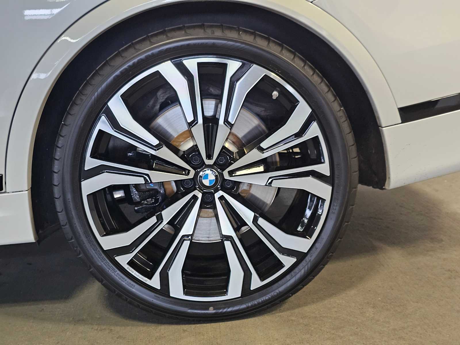 Thumbnail: 2023 BMW X7 - 8