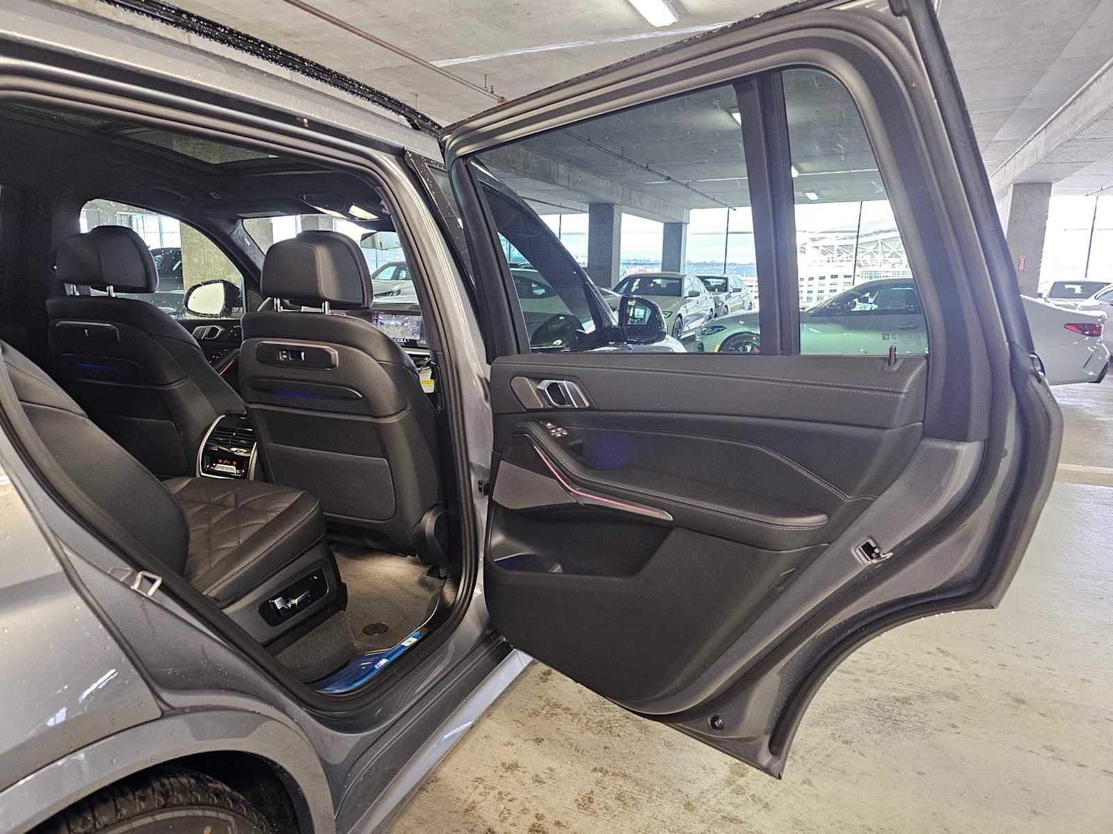Thumbnail: 2026 BMW X7 - 38