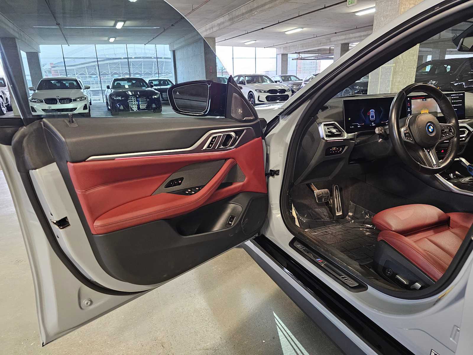 Thumbnail: 2023 BMW i4 - 31