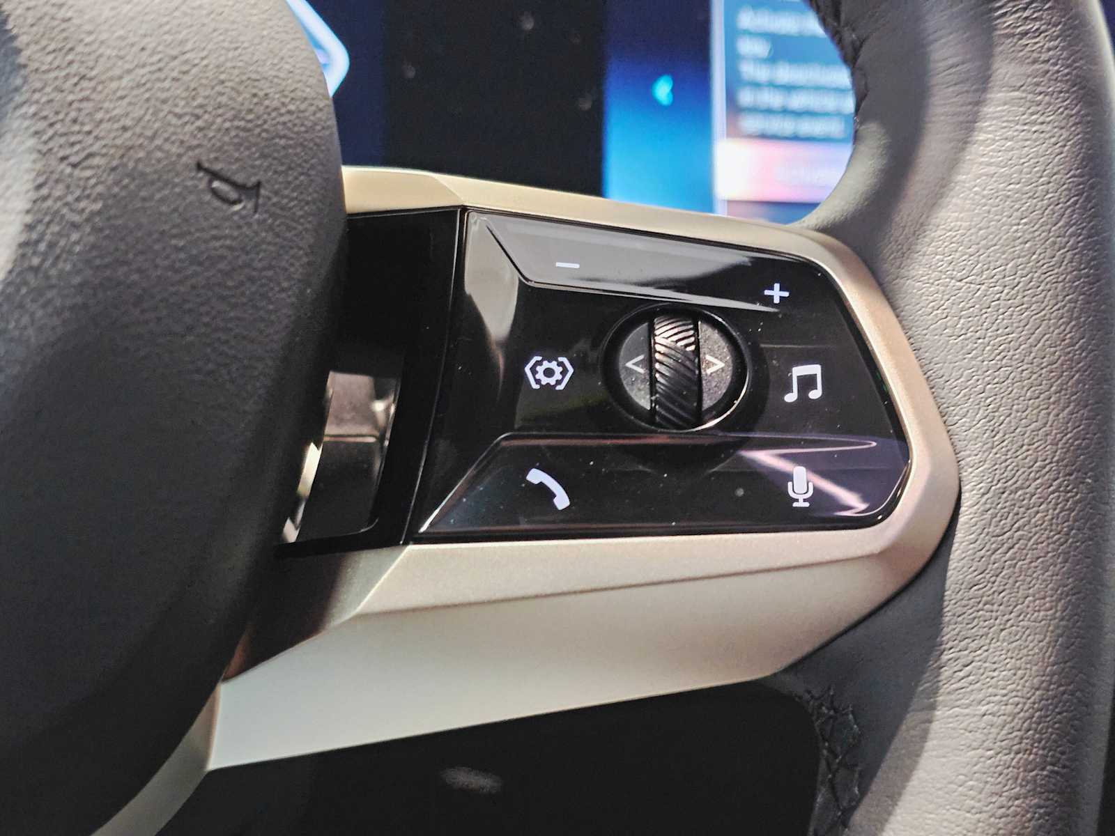 Thumbnail: 2026 BMW iX - 12