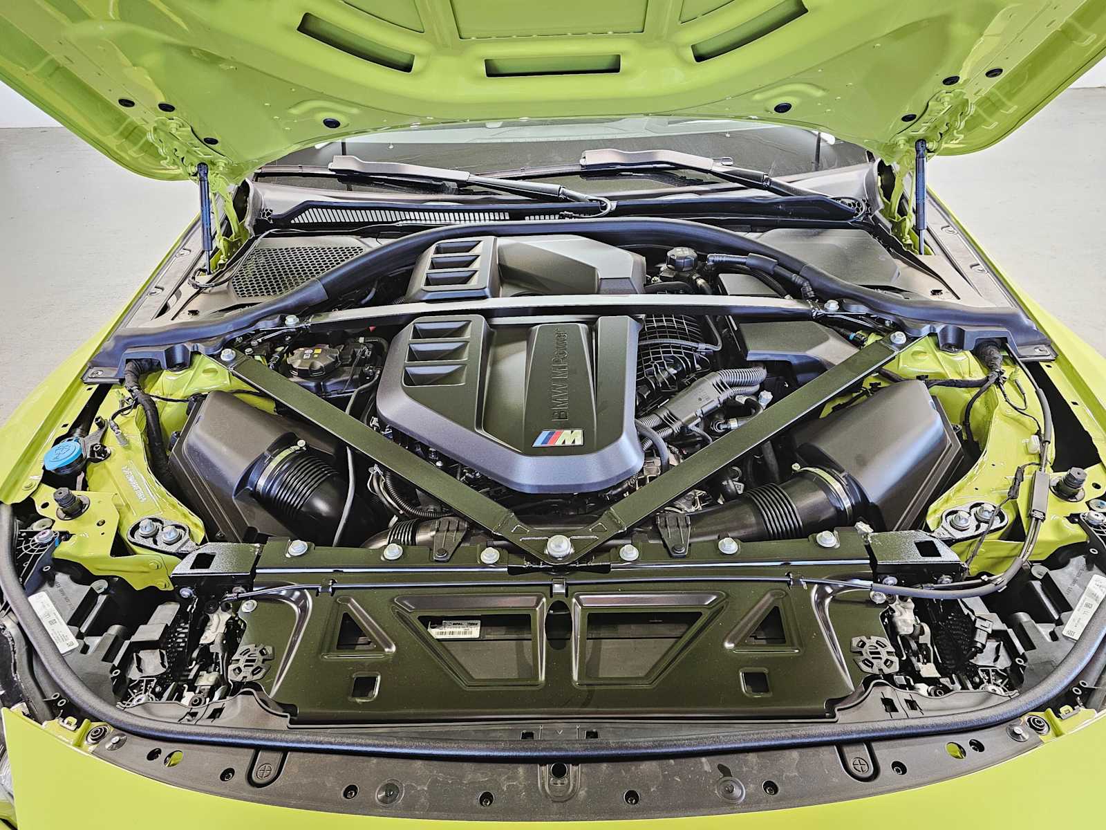 Thumbnail: 2025 BMW M2 - 9