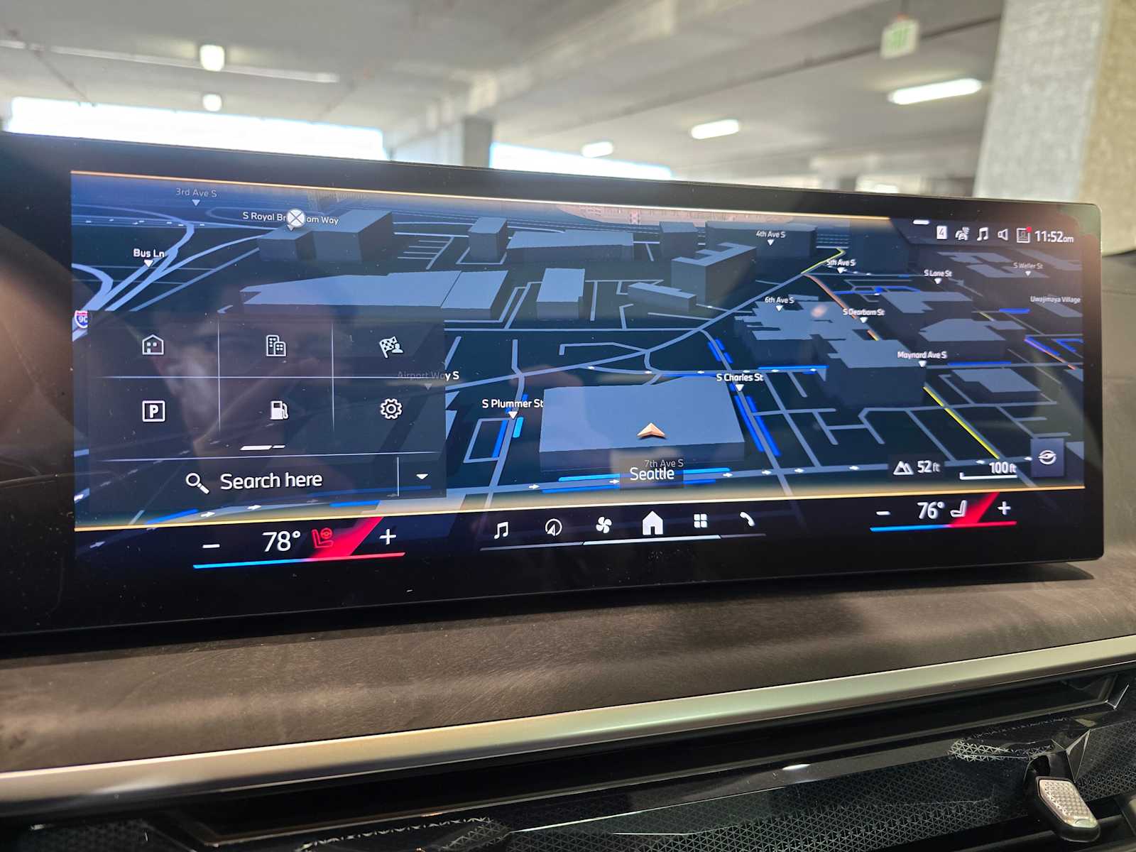 Thumbnail: 2026 BMW X7 - 16