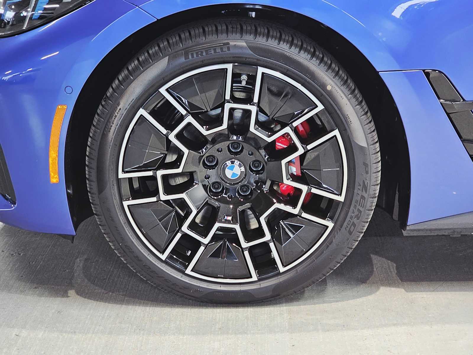 Thumbnail: 2025 BMW i4 - 8