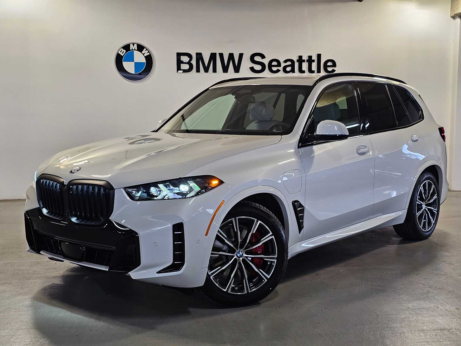 Thumbnail: 2026 BMW X5 - 1