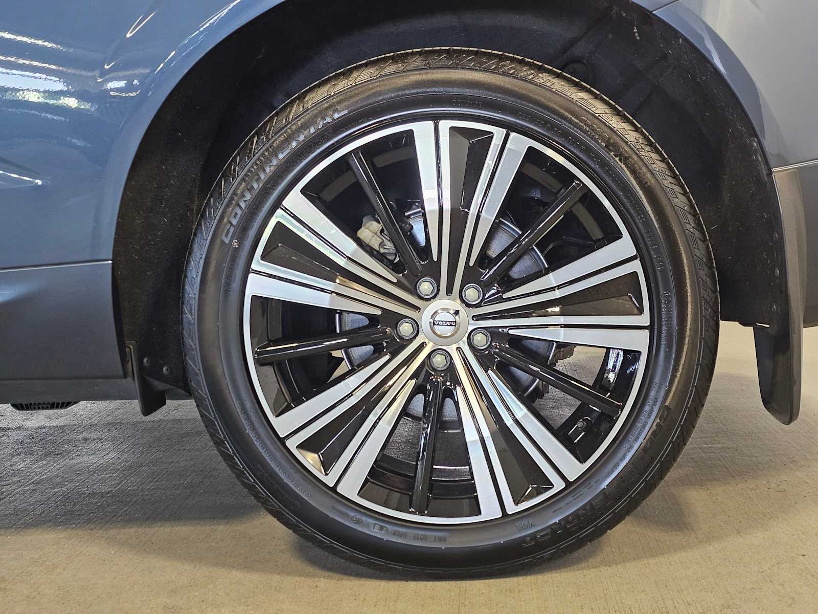 Thumbnail: 2022 Volvo XC60 - 8