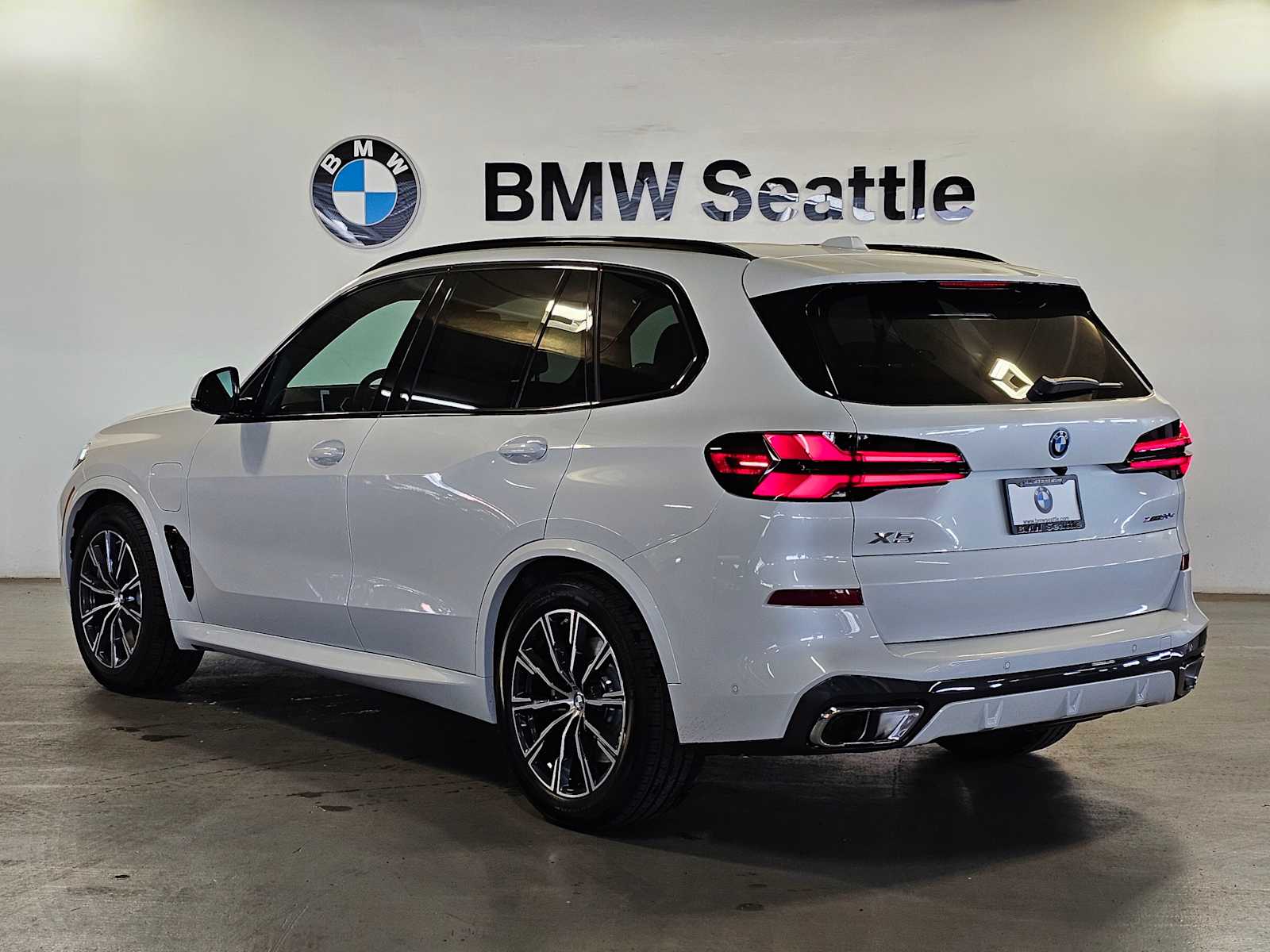 Thumbnail: 2026 BMW X5 - 4
