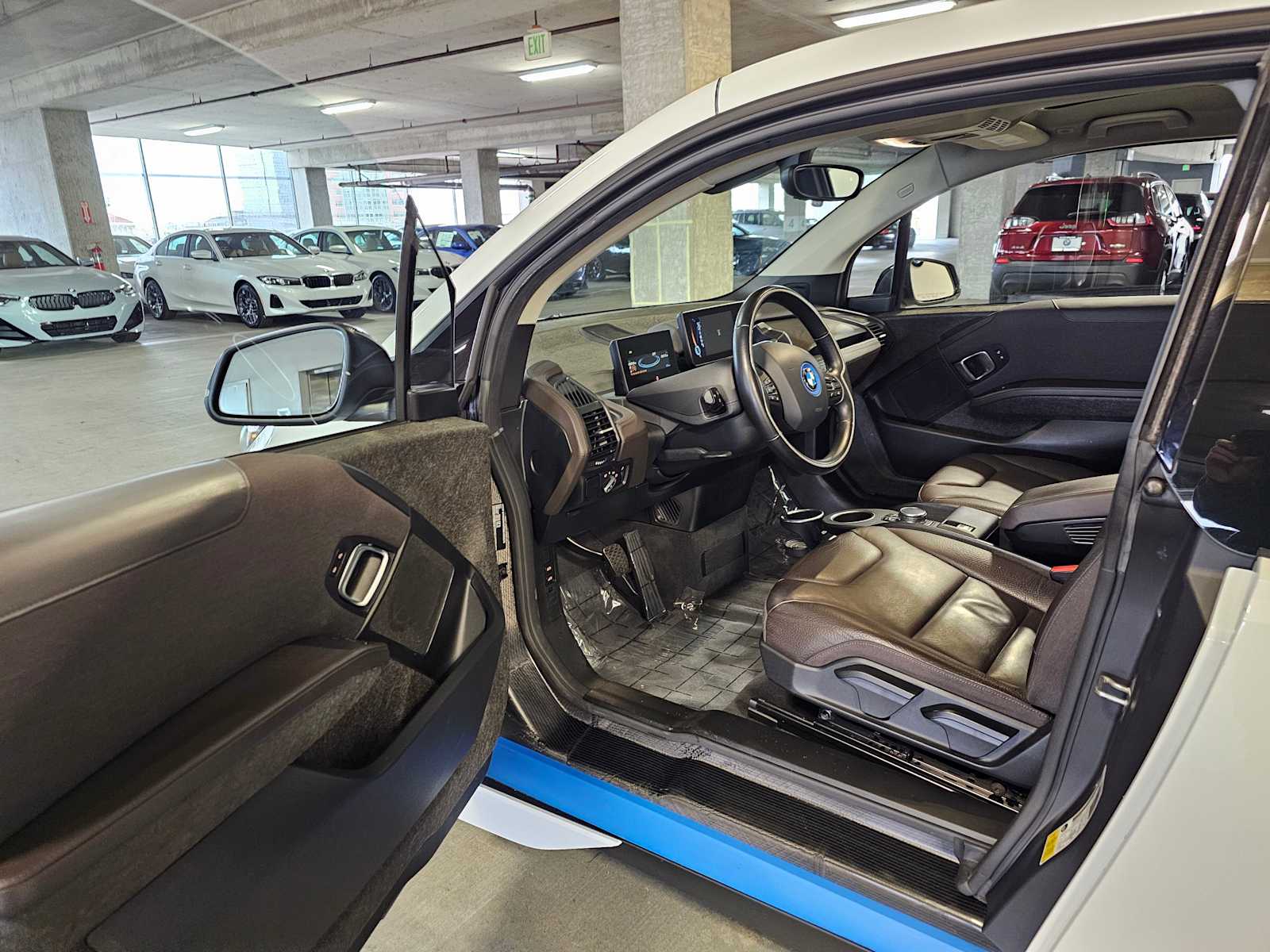 Thumbnail: 2017 BMW i3 - 31