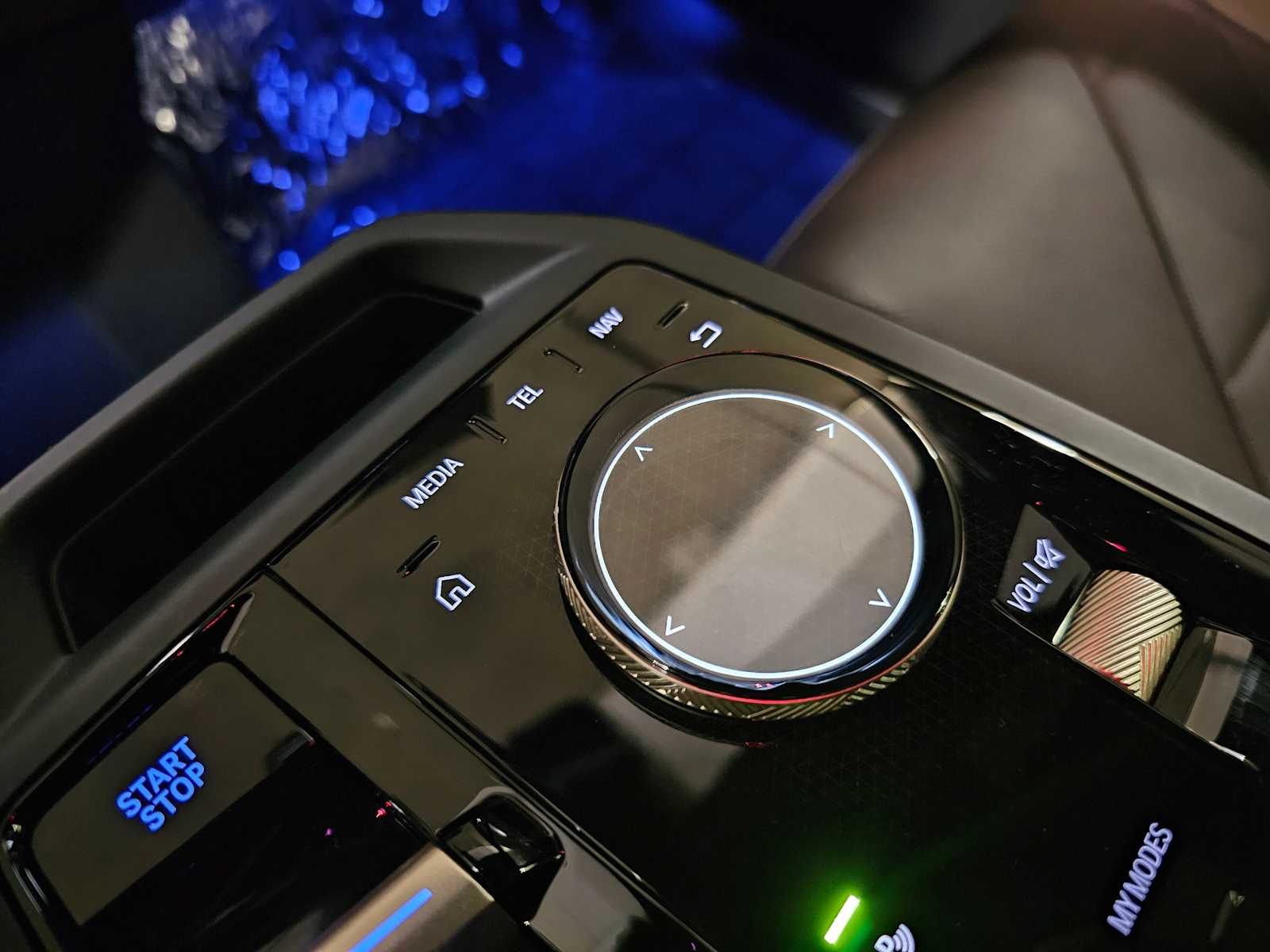 Thumbnail: 2024 BMW iX - 24