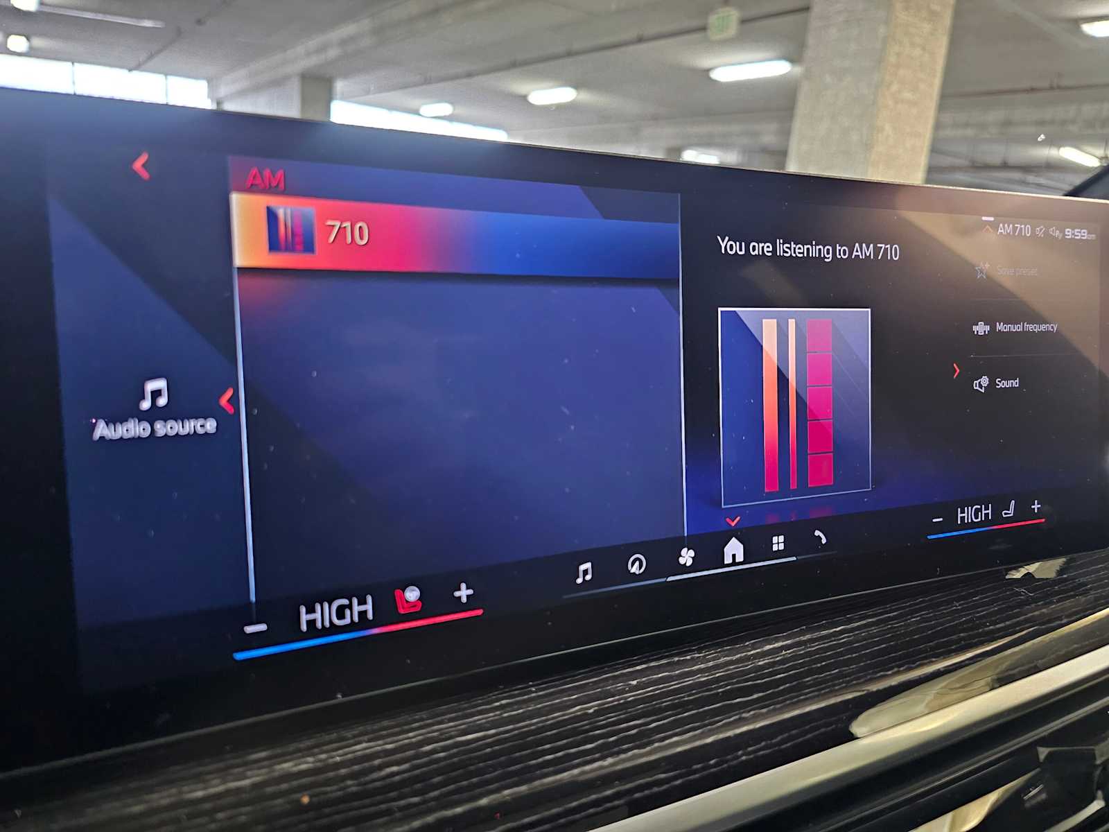 Thumbnail: 2025 BMW X7 - 15