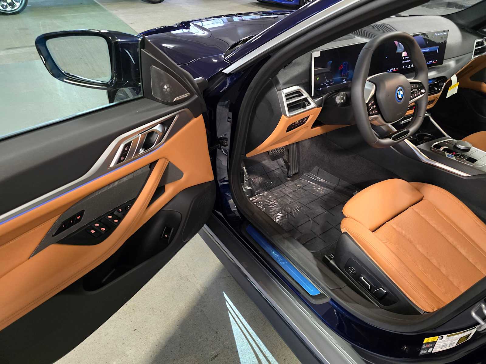 Thumbnail: 2025 BMW i4 - 22