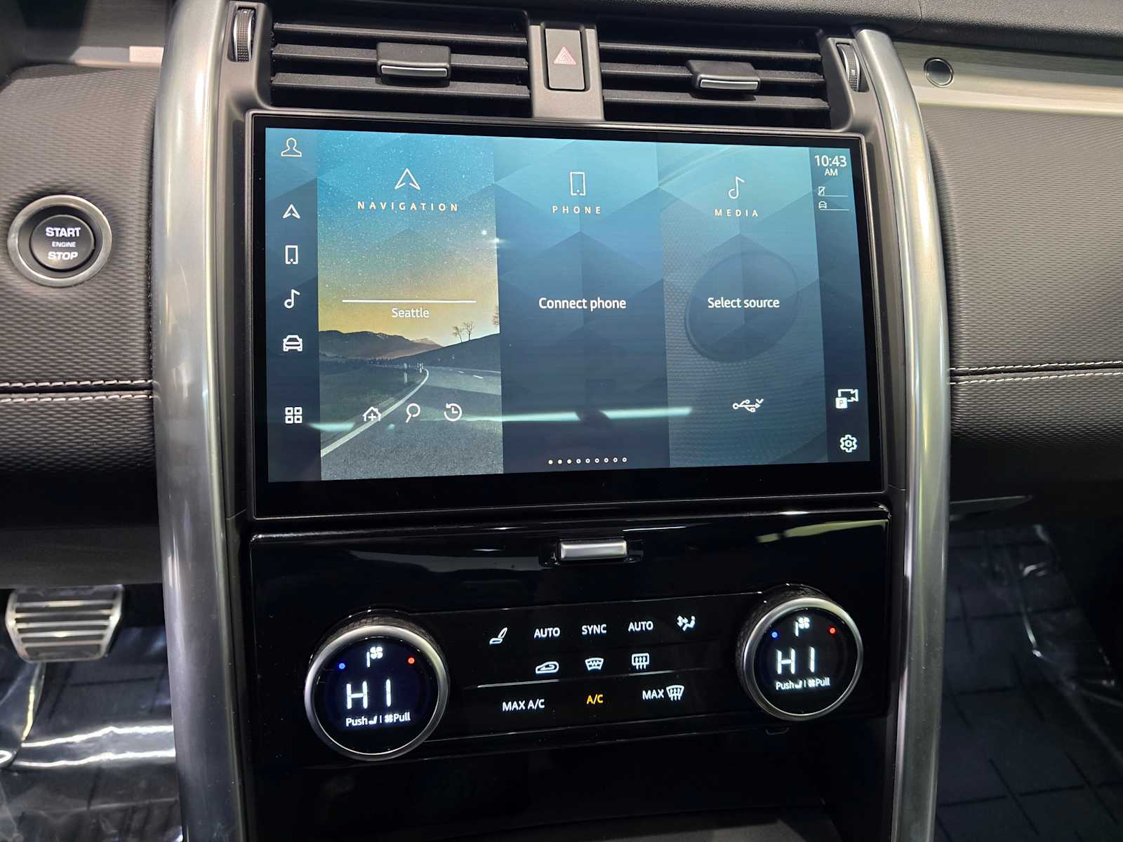 Thumbnail: 2024 Land Rover Discovery - 12