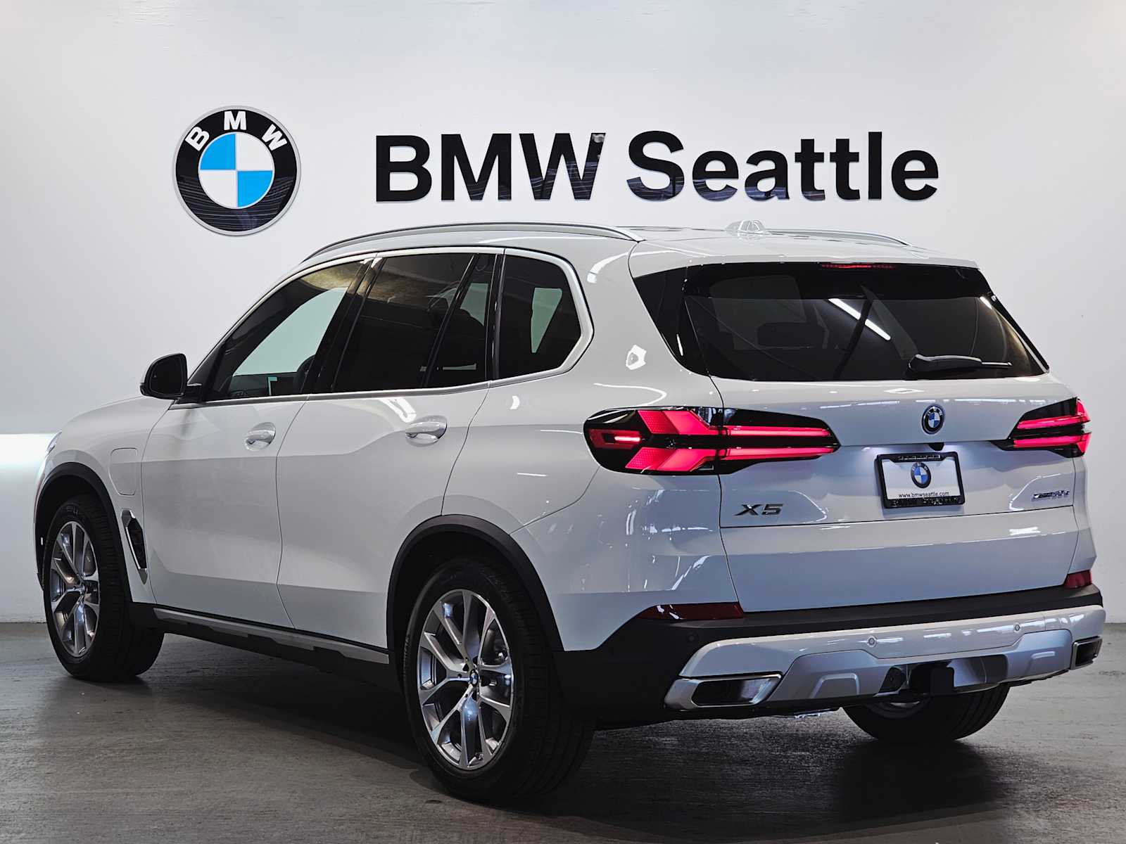 Thumbnail: 2026 BMW X5 - 4
