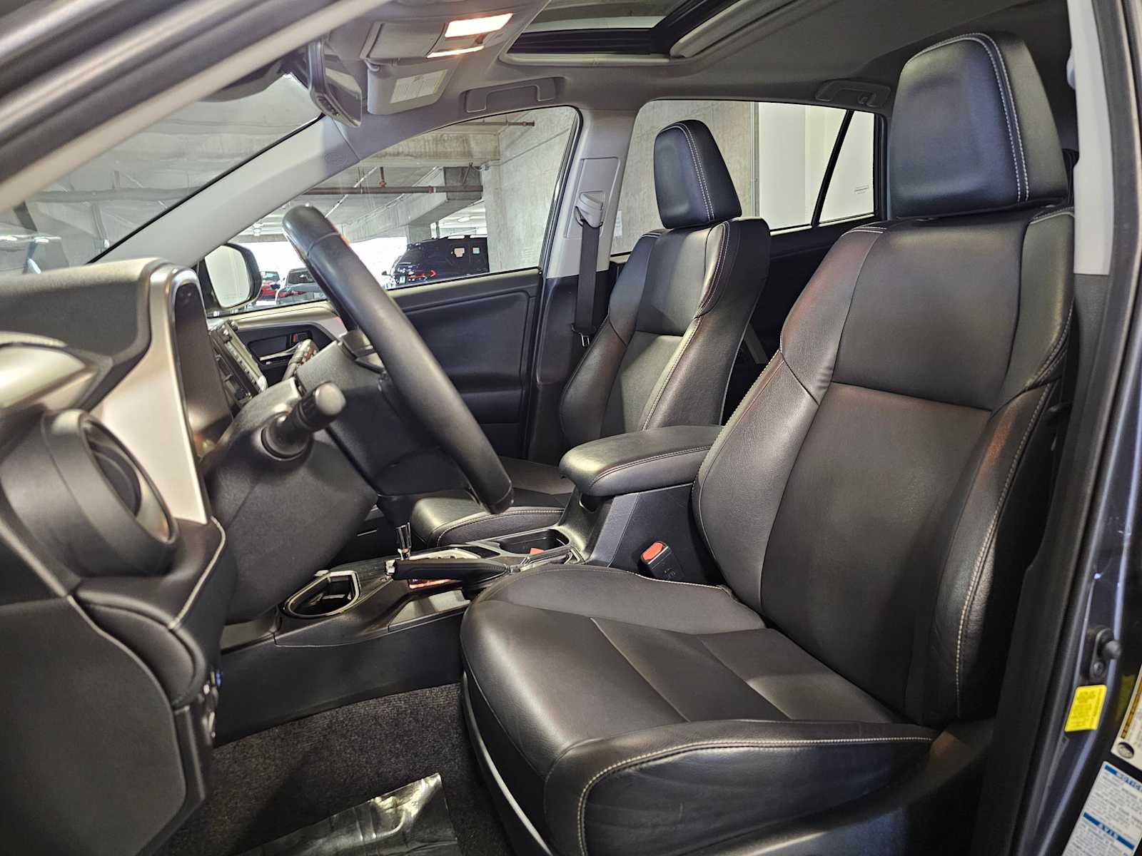 Thumbnail: 2018 Toyota RAV4 - 30