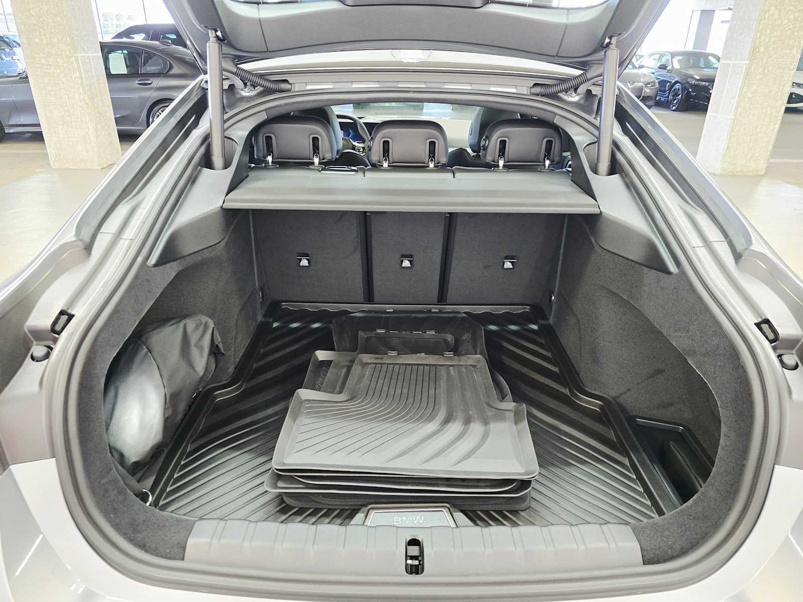 Thumbnail: 2026 BMW i4 - 29