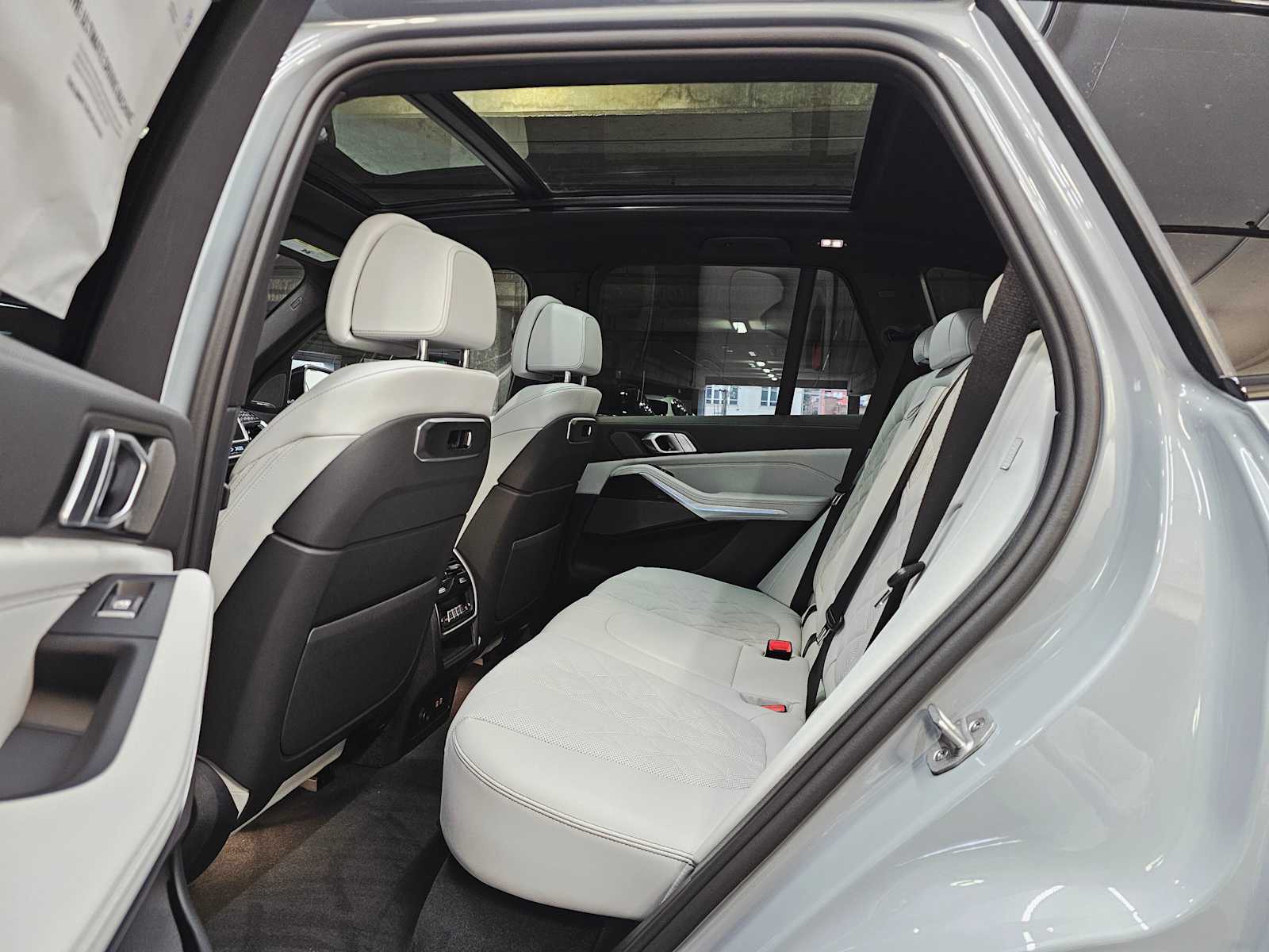 Thumbnail: 2026 BMW X5 - 25