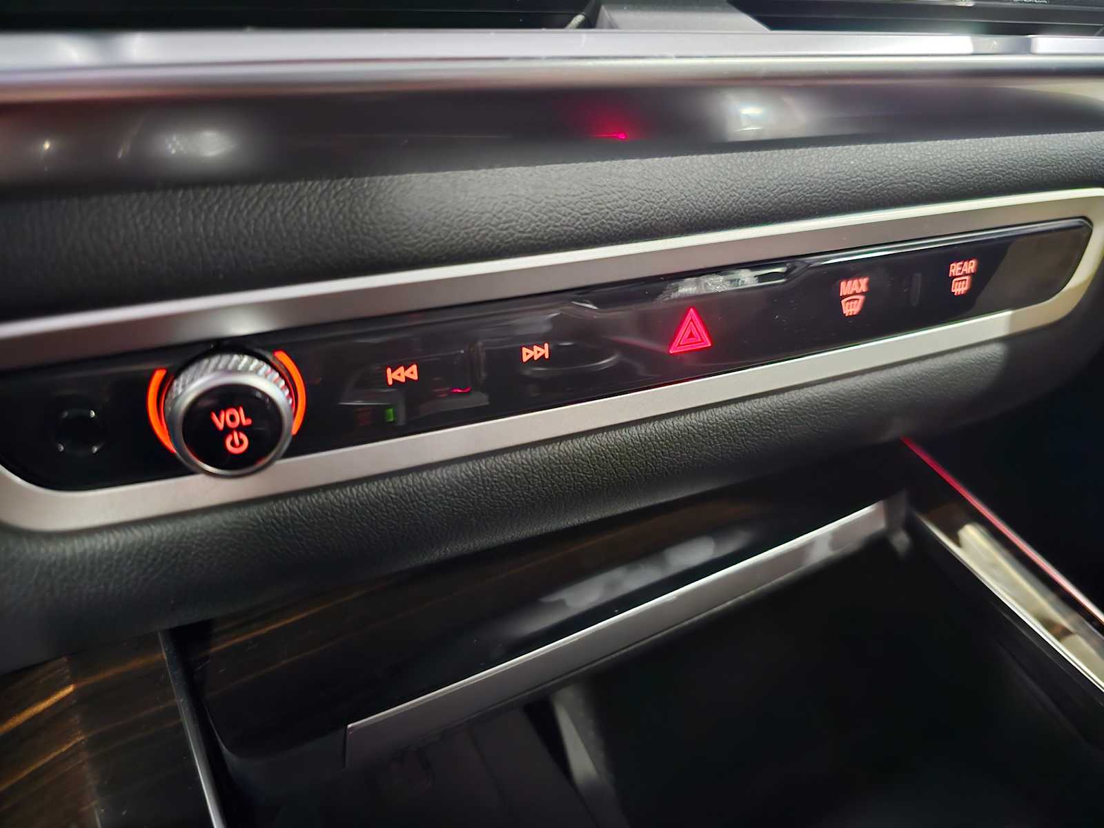 Thumbnail: 2026 BMW X5 - 16