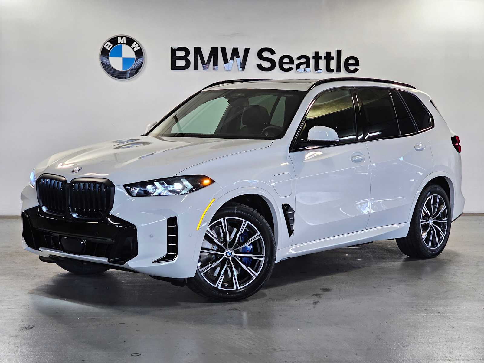 Thumbnail: 2026 BMW X5 - 1