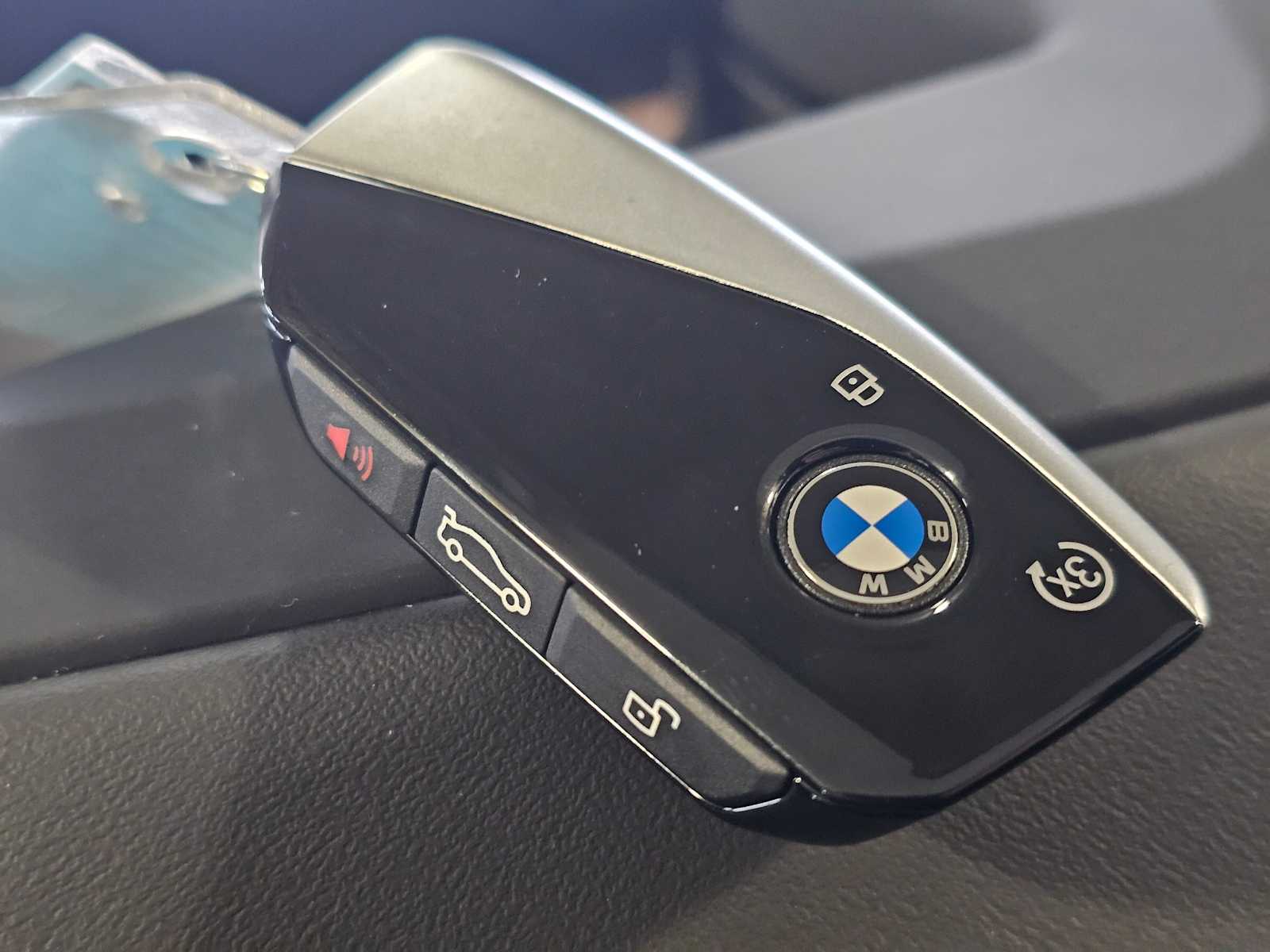 Thumbnail: 2026 BMW X7 - 47