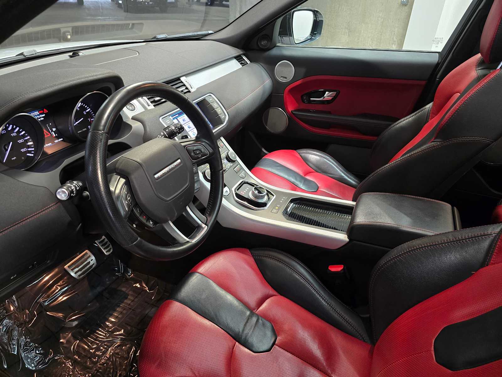 Thumbnail: 2012 Land Rover Range Rover Evoque - 2