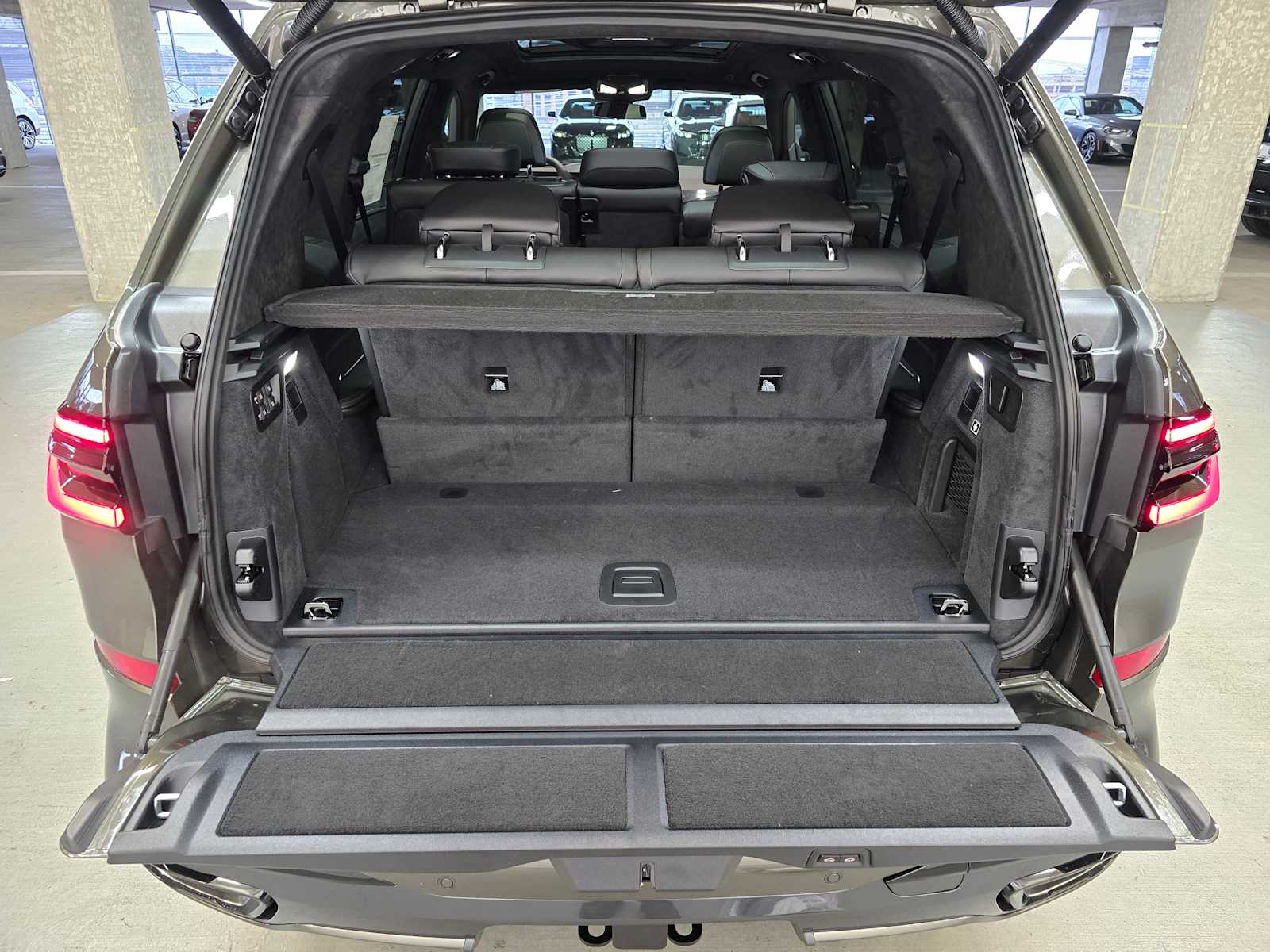Thumbnail: 2026 BMW X7 - 33