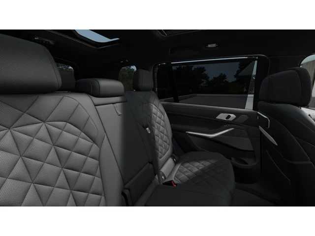 Thumbnail: 2026 BMW X7 - 12