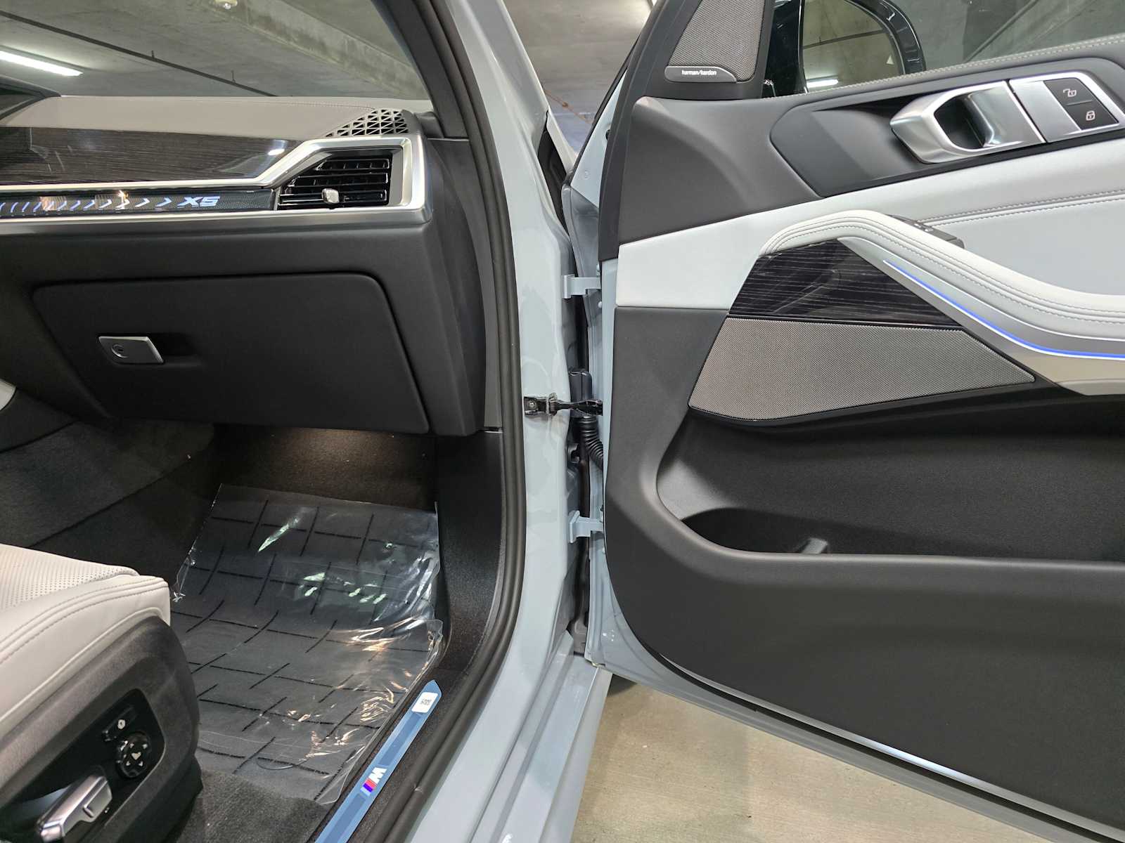 Thumbnail: 2026 BMW X5 - 30