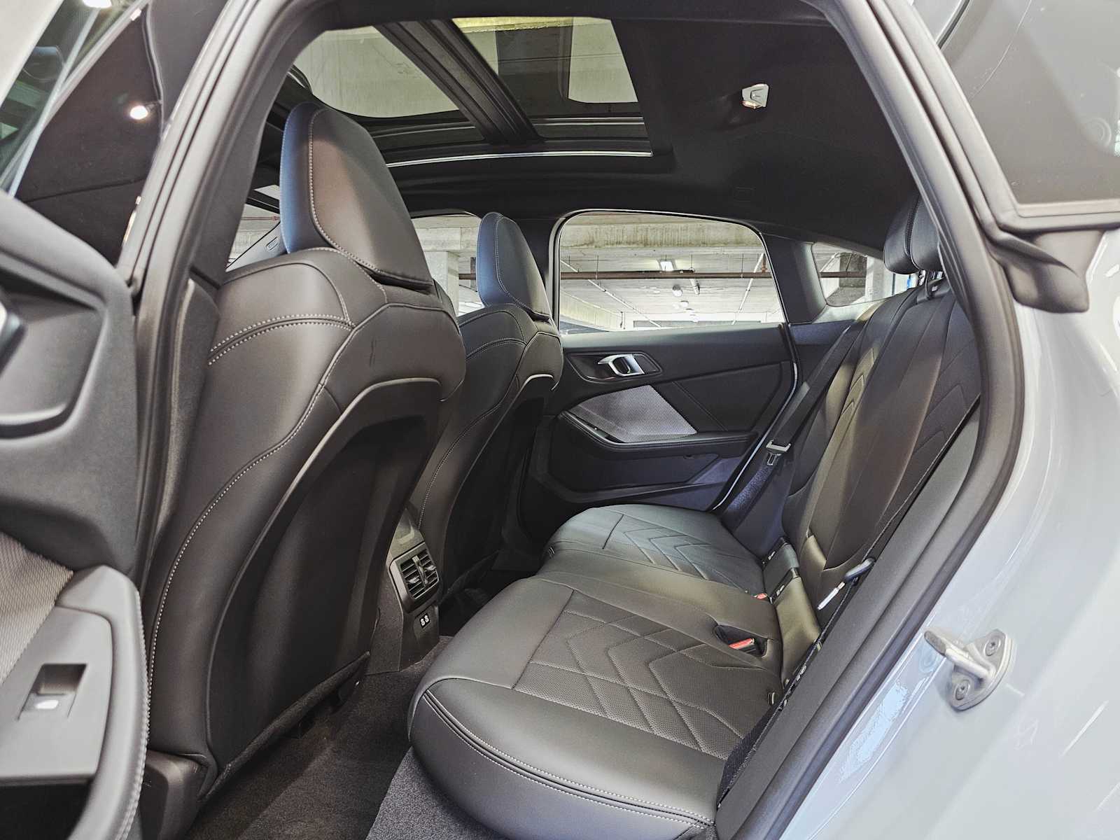 Thumbnail: 2025 BMW 2 Series - 25