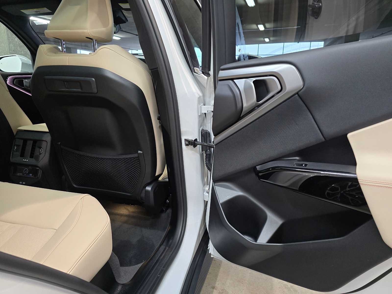 Thumbnail: 2026 BMW X3 - 27