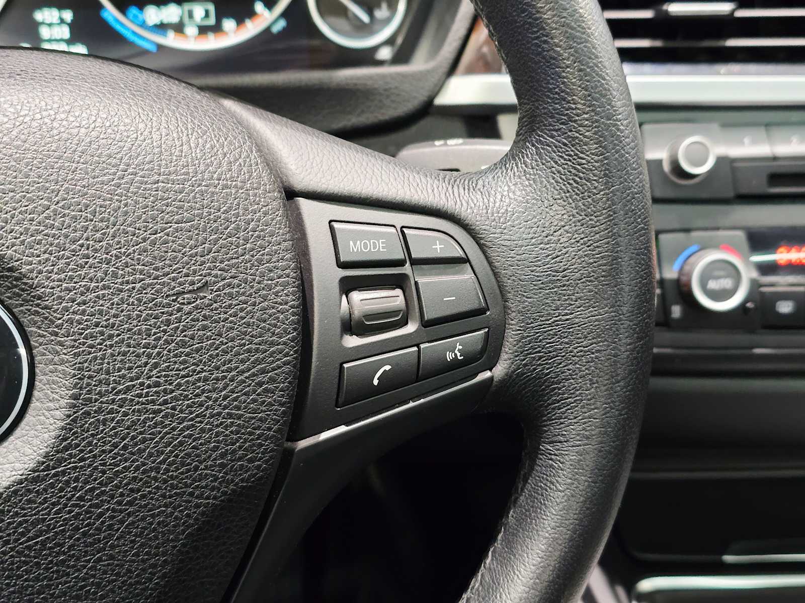 Thumbnail: 2013 BMW 3 Series - 19