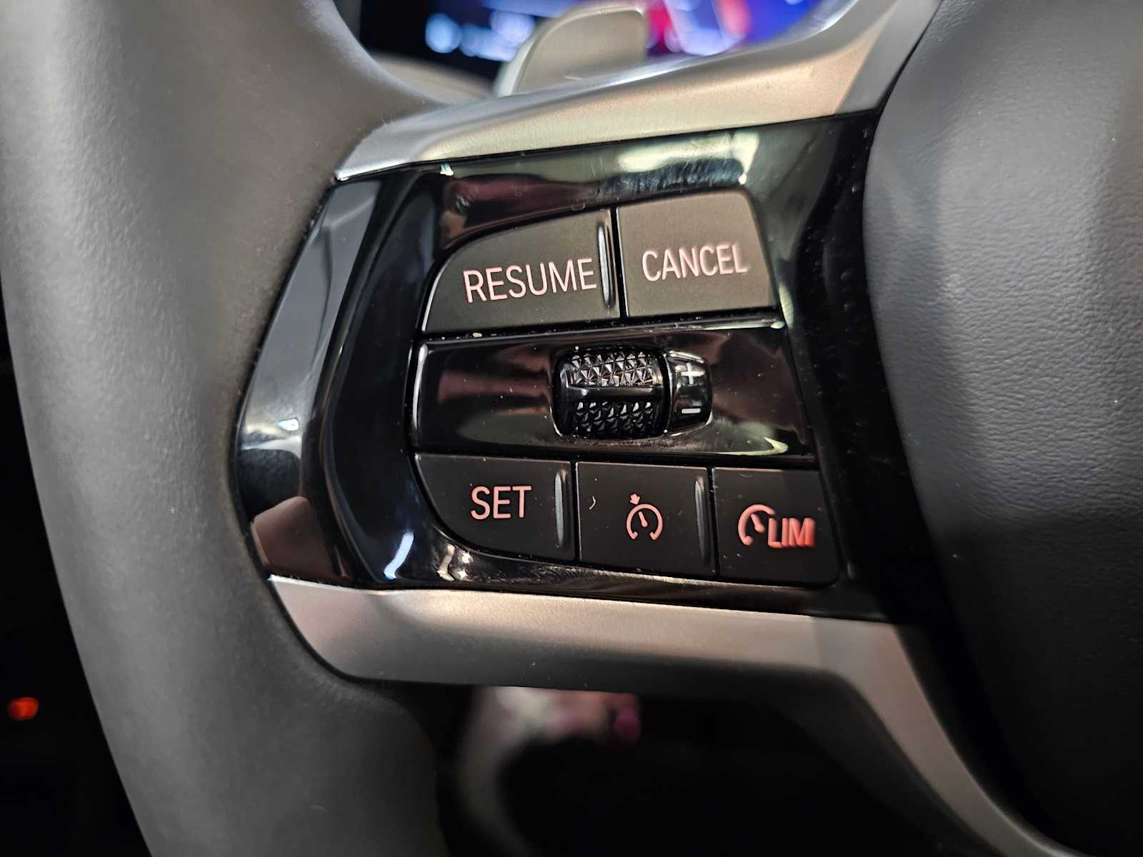 Thumbnail: 2025 BMW 3 Series - 21