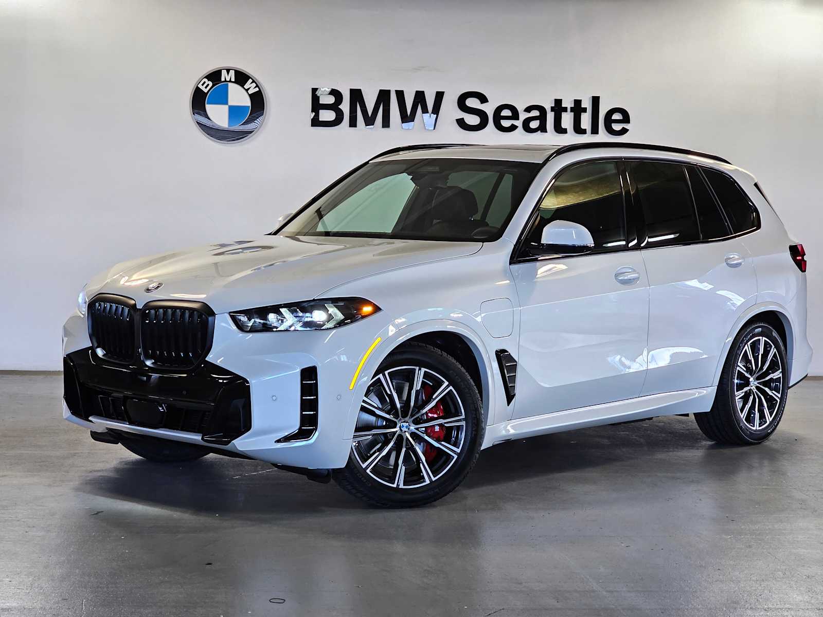 Thumbnail: 2026 BMW X5 - 1