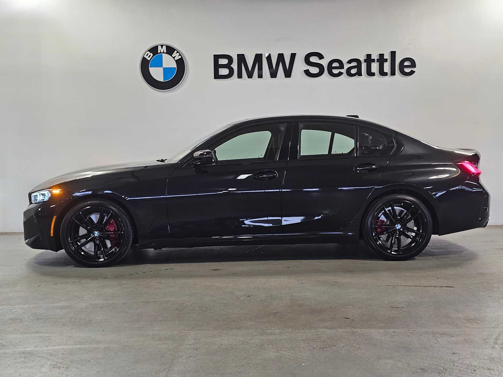 Thumbnail: 2023 BMW 3 Series - 3