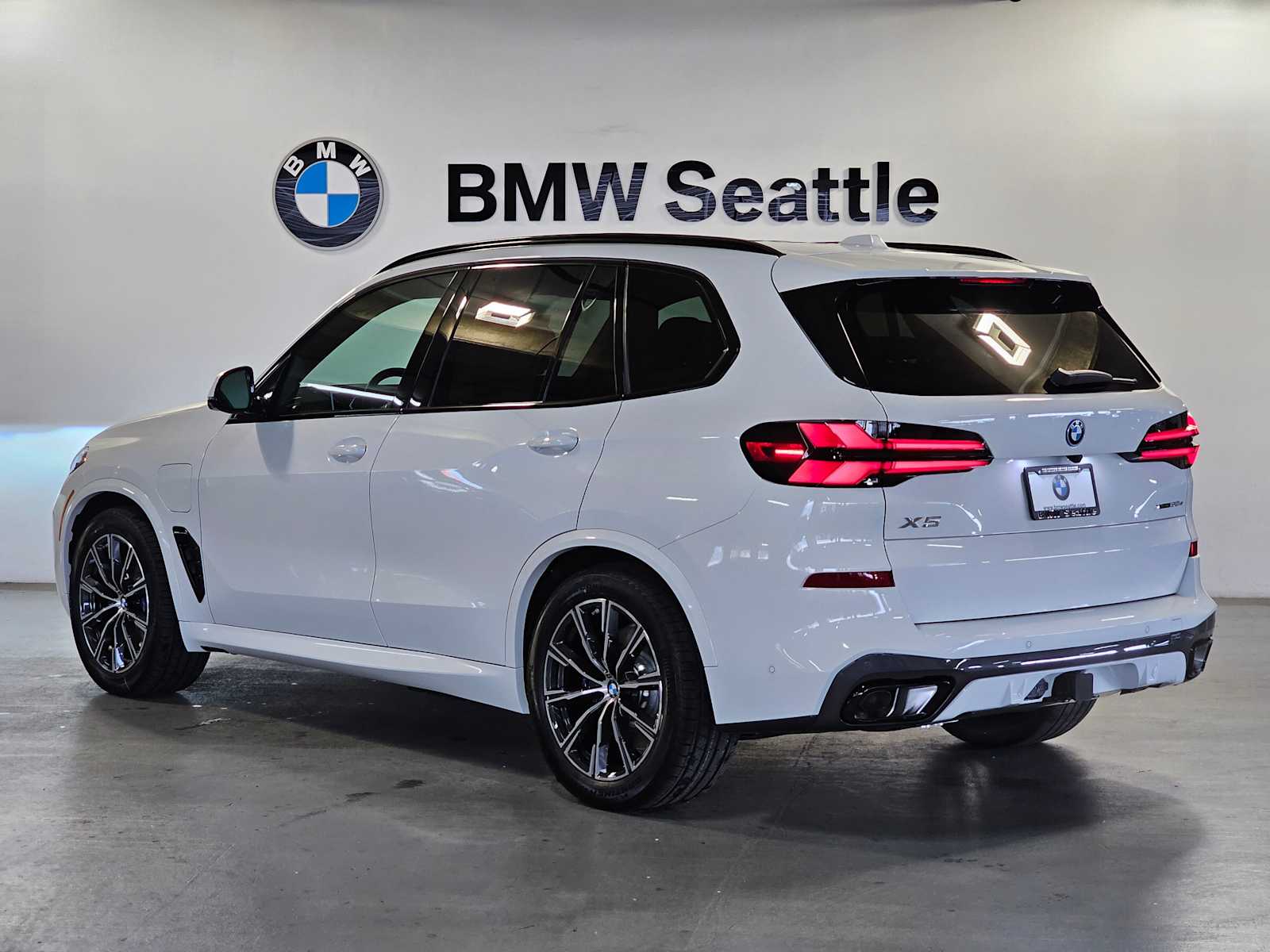 Thumbnail: 2026 BMW X5 - 4