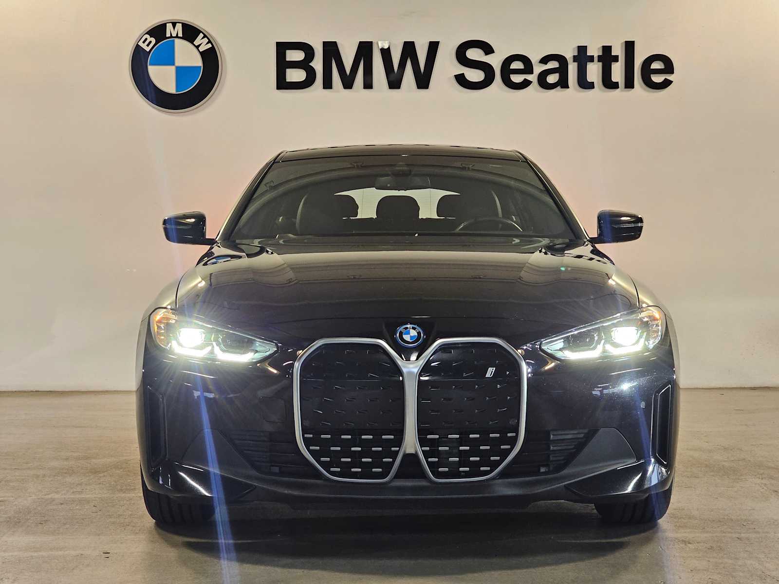 Thumbnail: 2023 BMW i4 - 6