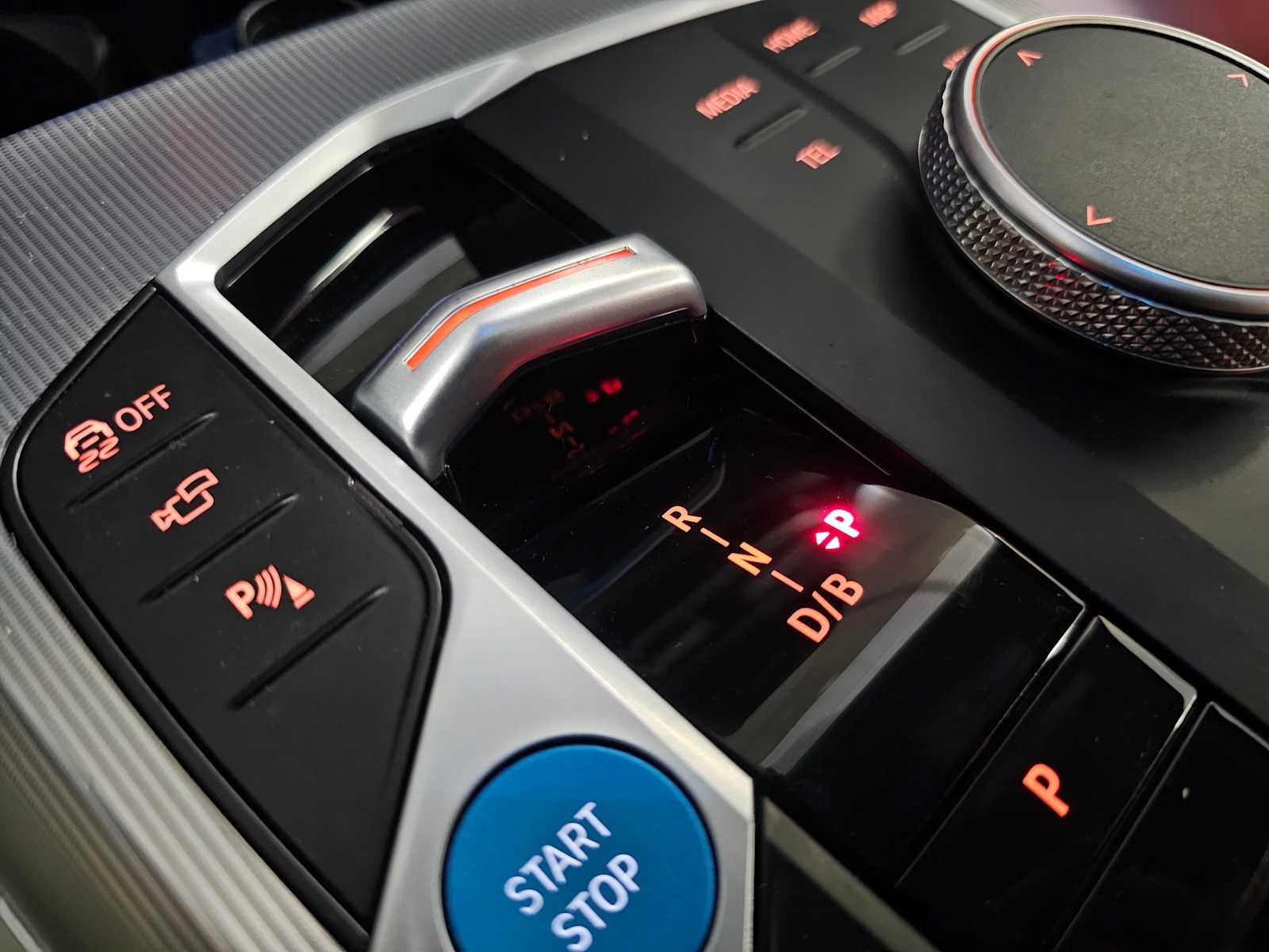 Thumbnail: 2023 BMW i4 - 27