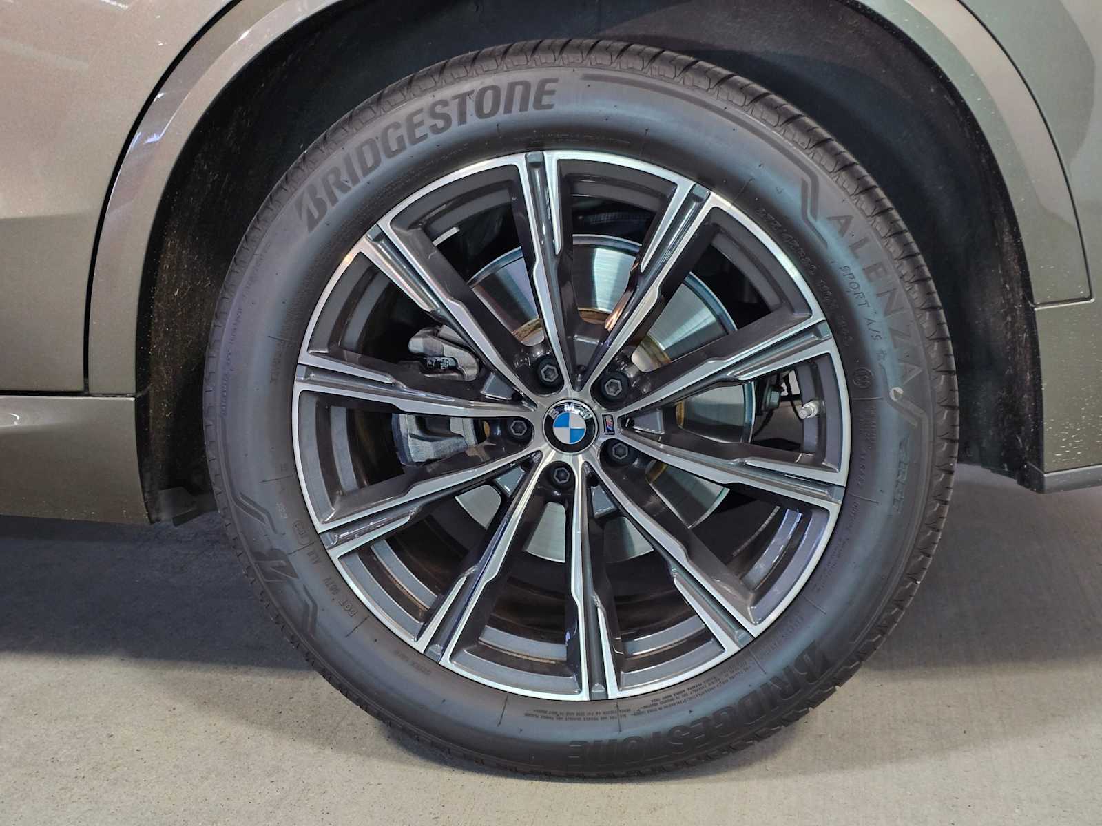 Thumbnail: 2023 BMW X5 - 8