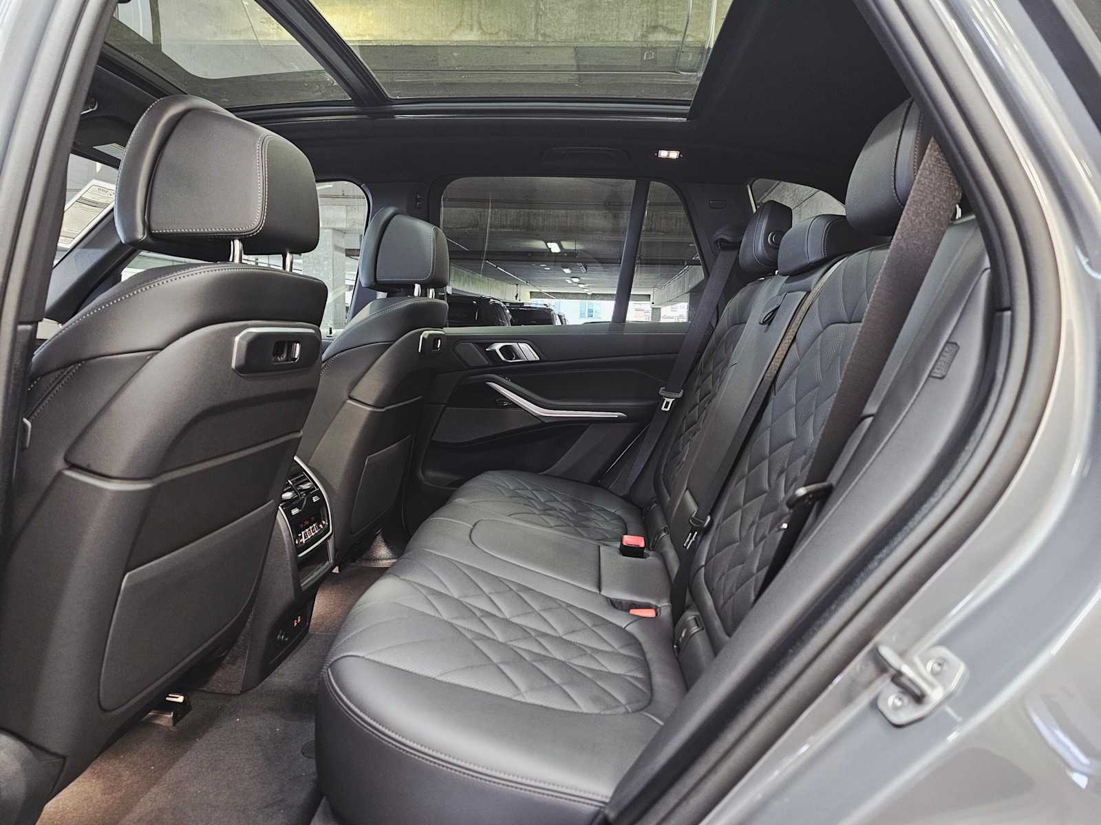 Thumbnail: 2026 BMW X5 - 25