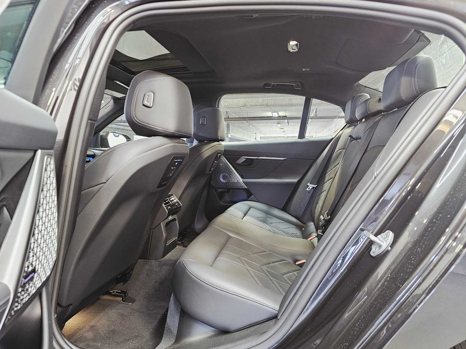 Thumbnail: 2025 BMW i5 - 25